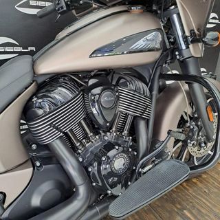 Indian Chieftain Dark Horse 2019 | 4.999 km | Gris Mate | 24.999€