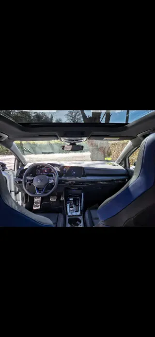 VOLKSWAGEN GOLF R (PACK R-PERFORMANCE + AKRAPOVIČ)