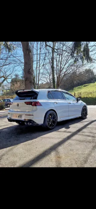 VOLKSWAGEN GOLF R (PACK R-PERFORMANCE + AKRAPOVIČ)