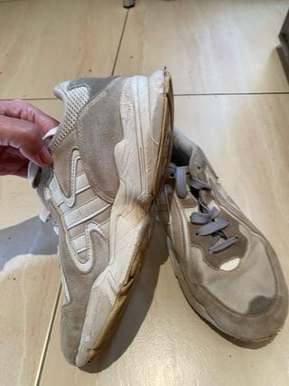 Deportivas Adidas Beige y Blancas