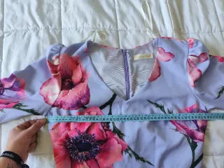 Vestido floral morado y rosa