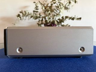 Amplificador con receptor Yamaha RX-E100