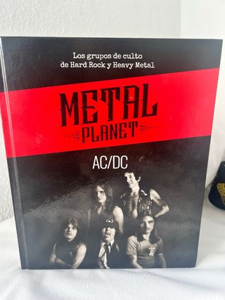 Libro Metal Planet ACDC