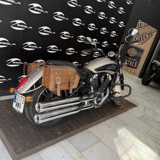 Indian Scout 1200 2022 | 9.860 km | Plata | 10.999€