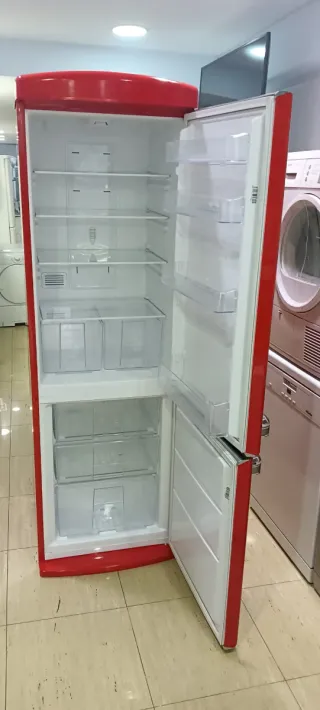Nevera no Frost energía A+Roja Meireles