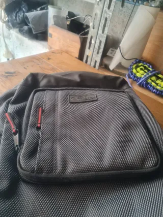 Mochila Eastpak Negra y Gris