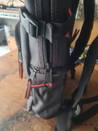 Mochila Eastpak Negra y Gris