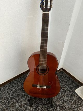 Guitarra Admira Málaga con funda