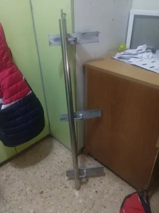 Barra , barandilla .para ayuda a personas mayores.