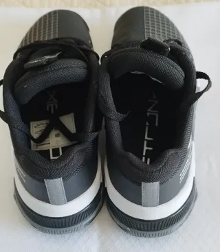 Nike Medcon 8 Mujer Negro/Blanco