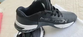 Nike Medcon 8 Mujer Negro/Blanco