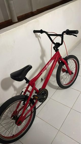 Bicicleta BMX Roja