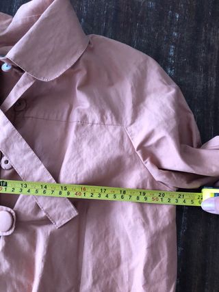 Trench Hoss Intropia cuello redondo coral