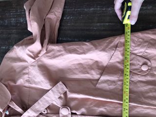 Trench Hoss Intropia cuello redondo coral