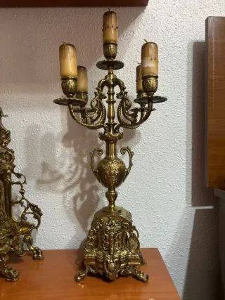 Reloj y Candelabros Bronce