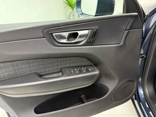 VOLVO XC60 B4 Momentum Pro FWD desde 395€/mes*