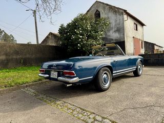 Mercedes-Benz  230SL Pagoda