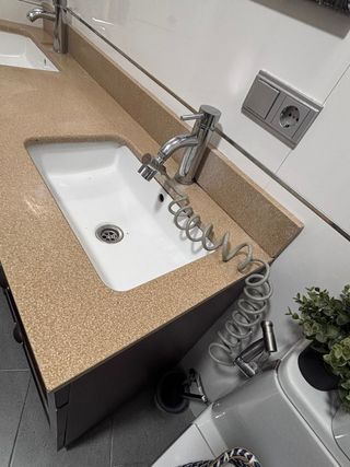 Conjunto de baño madera y cristal