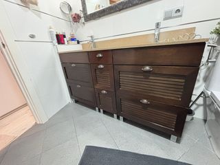 Conjunto de baño madera y cristal