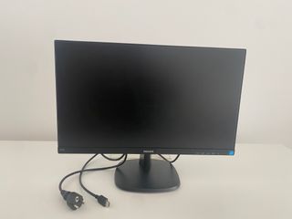 2 monitores 24 con escritorio y soporte