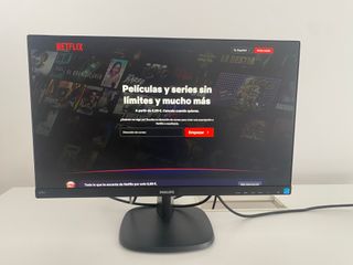 2 monitores 24 con escritorio y soporte