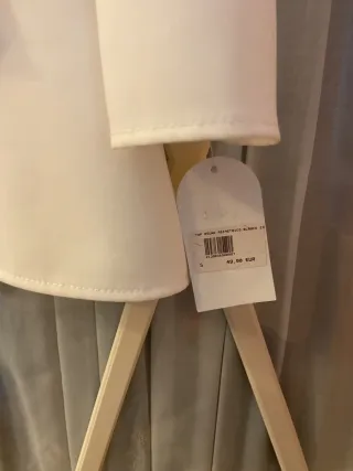 Blusa blanca con volantes