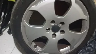 Llantas de aleación plateadas No tienen vida