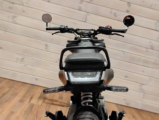 Husqvarna Svartpilen 401