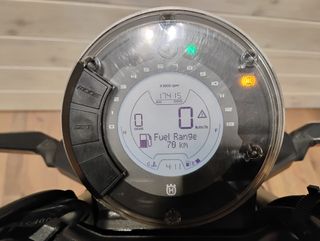 Husqvarna Svartpilen 401