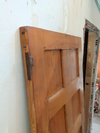 Puerta madera maciza antigua 1