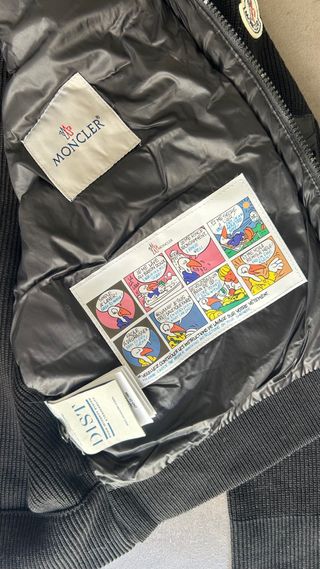 Cazadora Moncler Negra con Capucha