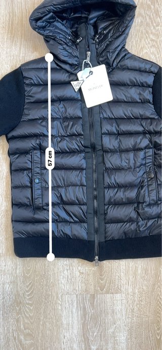 Cazadora Moncler Negra con Capucha