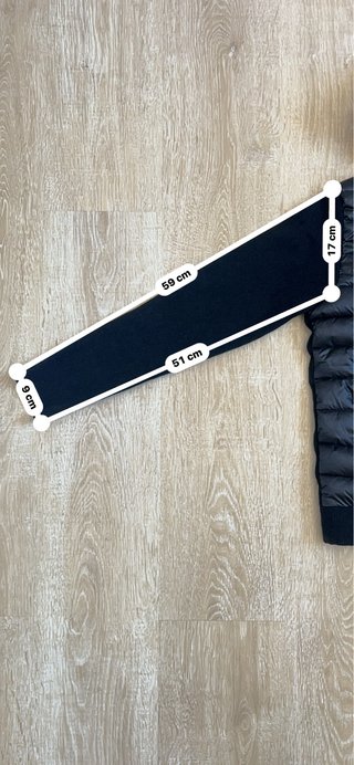 Cazadora Moncler Negra con Capucha