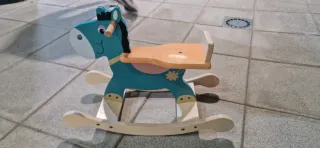 Caballo balancín infantil