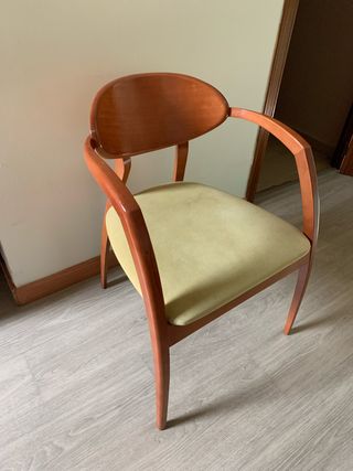 Silla de madera preciosa