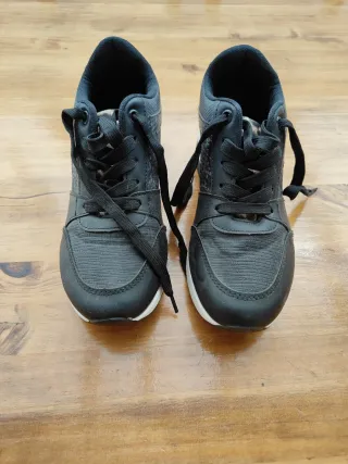 Zapatillas Eskandalo & Kaos negras