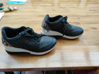 Zapatillas Eskandalo & Kaos negras