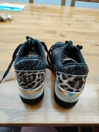 Zapatillas Eskandalo & Kaos negras