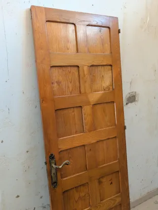 Puerta madera maciza antigua 2