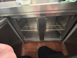 Congelador bajo mesa 2 puertas