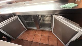 Congelador bajo mesa 2 puertas