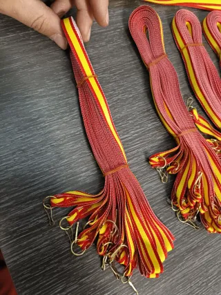 100 Colgadores para medallas. Cintas para medallas