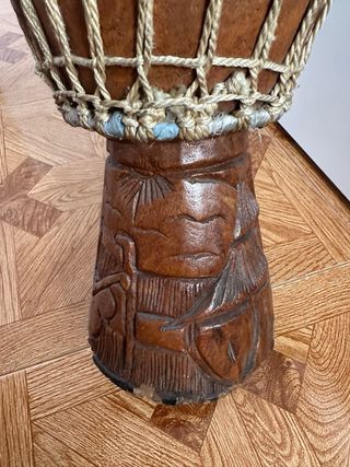 Djembé africano madera tallada
