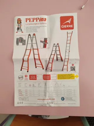 Escalera telescópica naranja de acero