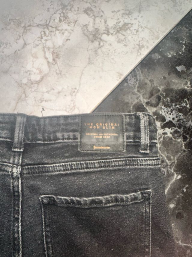 Vaqueros negros estrechos