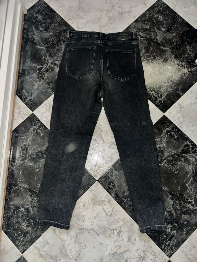 Vaqueros negros estrechos