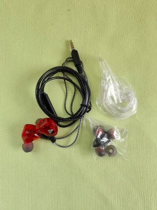 Auriculares In-Ear (IEM) con cable - Rojos - Nuevo