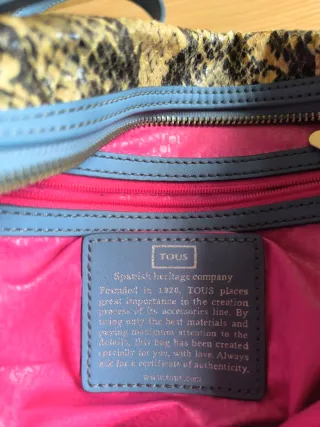 Bolso Tous estampado serpiente