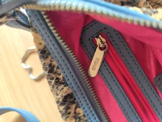 Bolso Tous estampado serpiente