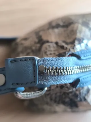 Bolso Tous estampado serpiente